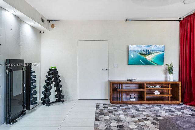 1675 Coral Gardens Dr, Wilton Manors, FL 33334