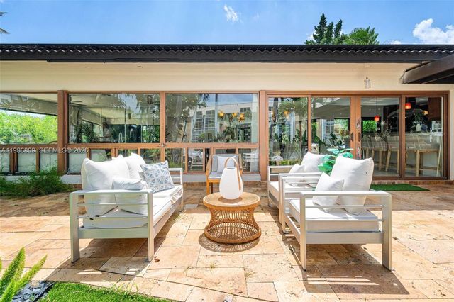 1675 Coral Gardens Dr, Wilton Manors, FL 33334