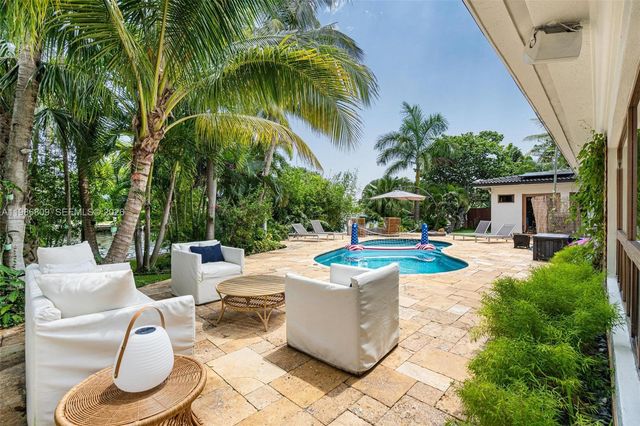 1675 Coral Gardens Dr, Wilton Manors, FL 33334