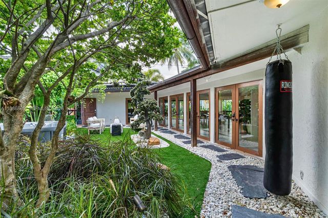 1675 Coral Gardens Dr, Wilton Manors, FL 33334