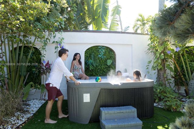 1675 Coral Gardens Dr, Wilton Manors, FL 33334