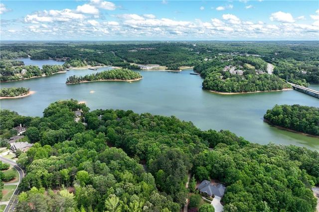 208 Lake Pointe Drive, Gainesville, GA 30506