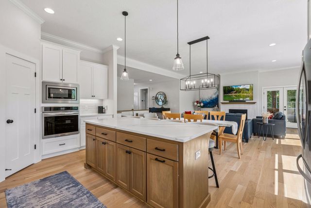 5525 Eden Prairie Road, Minnetonka, MN 55345