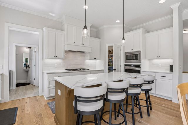 5525 Eden Prairie Road, Minnetonka, MN 55345