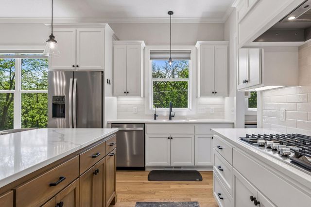 5525 Eden Prairie Road, Minnetonka, MN 55345