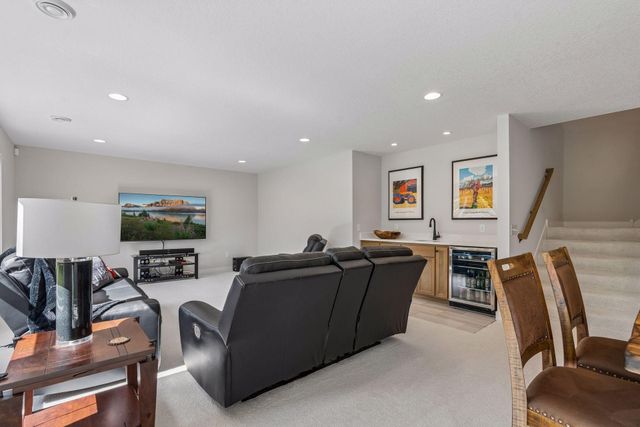 5525 Eden Prairie Road, Minnetonka, MN 55345