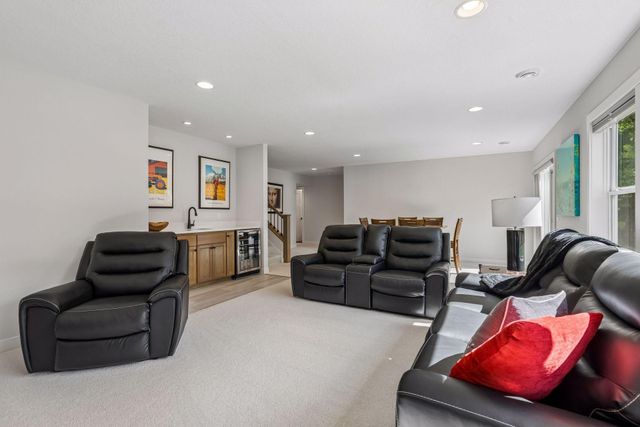 5525 Eden Prairie Road, Minnetonka, MN 55345