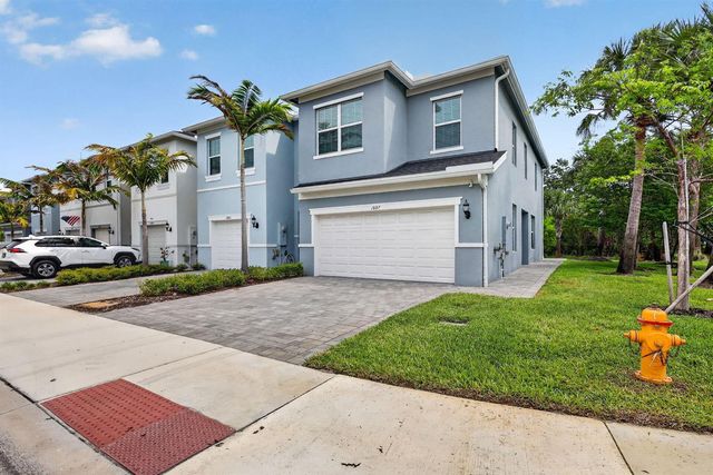 1887 SE Ocean Cove Way, Stuart, FL 34996
