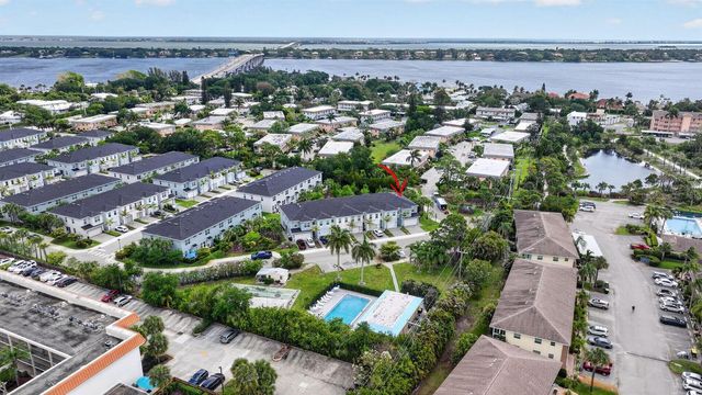 1887 SE Ocean Cove Way, Stuart, FL 34996