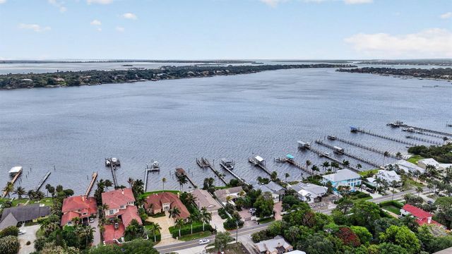 1887 SE Ocean Cove Way, Stuart, FL 34996