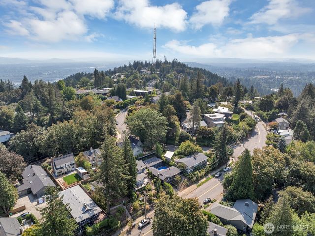 3916 SW Council Crest Drive, Portland, OR 97239