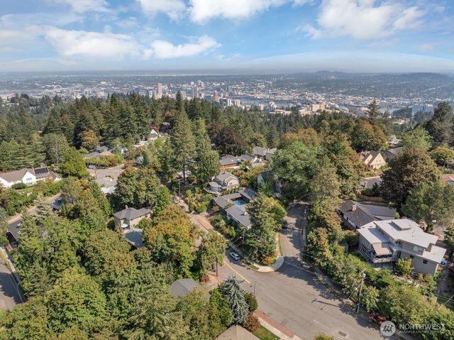 3916 SW Council Crest Drive, Portland, OR 97239