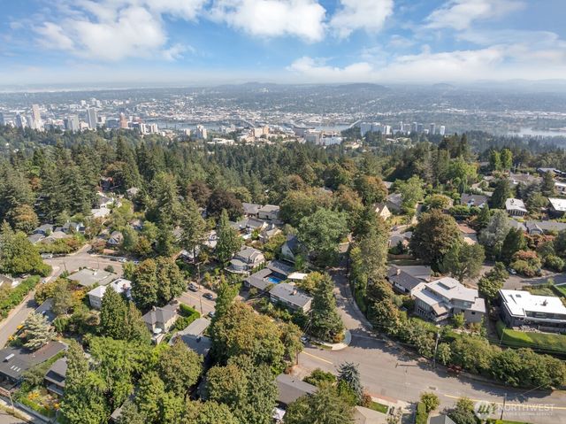 3916 SW Council Crest Drive, Portland, OR 97239