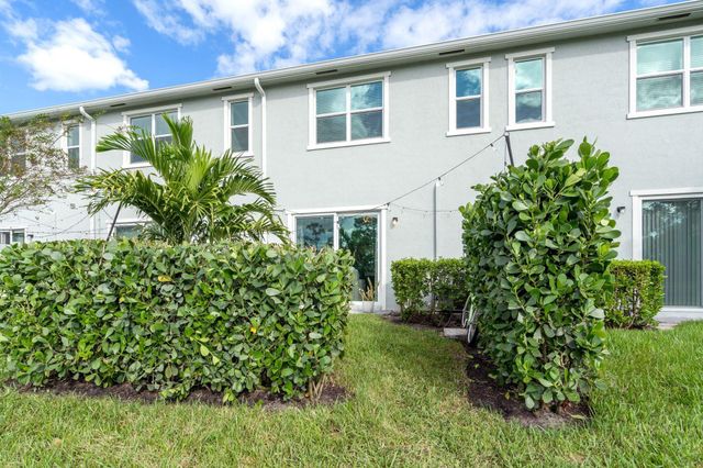 5431 Flannigan Way, Lake Worth, FL 33463