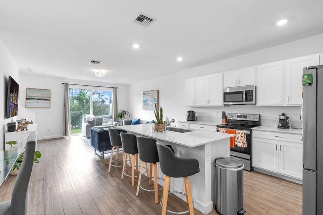 5431 Flannigan Way, Lake Worth, FL 33463