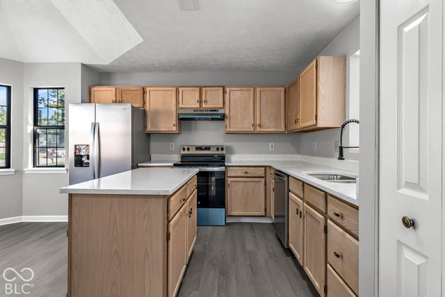 6264 Old Barn Court, Indianapolis, IN 46268