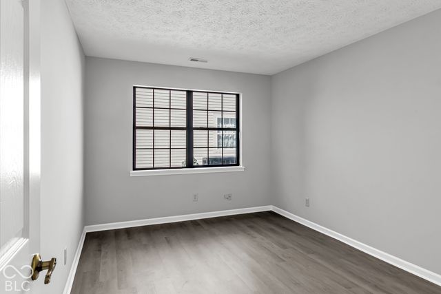 6264 Old Barn Court, Indianapolis, IN 46268