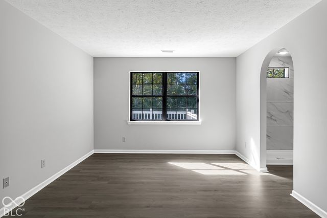 6264 Old Barn Court, Indianapolis, IN 46268