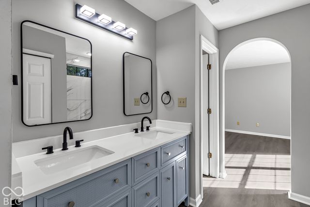 6264 Old Barn Court, Indianapolis, IN 46268