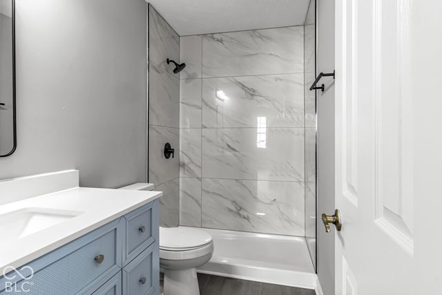 6264 Old Barn Court, Indianapolis, IN 46268