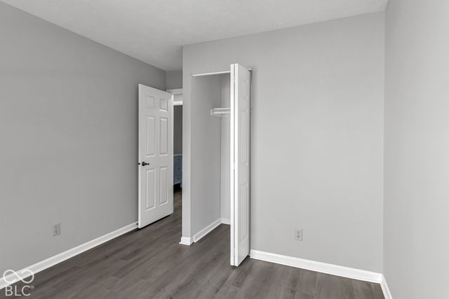 6264 Old Barn Court, Indianapolis, IN 46268