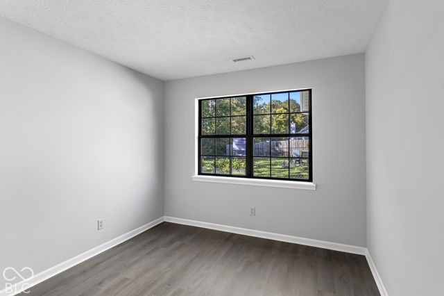 6264 Old Barn Court, Indianapolis, IN 46268