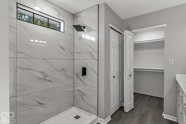 6264 Old Barn Court, Indianapolis, IN 46268