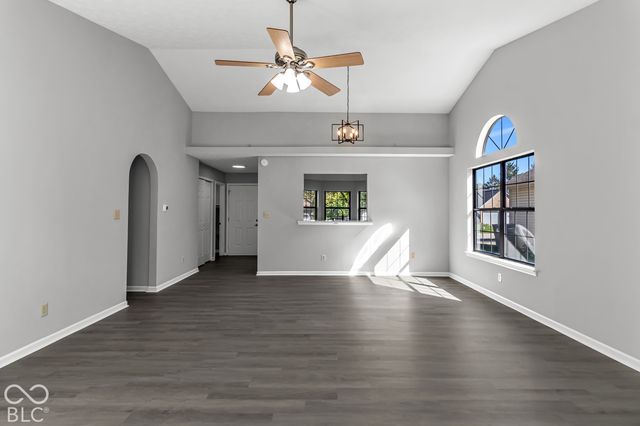 6264 Old Barn Court, Indianapolis, IN 46268