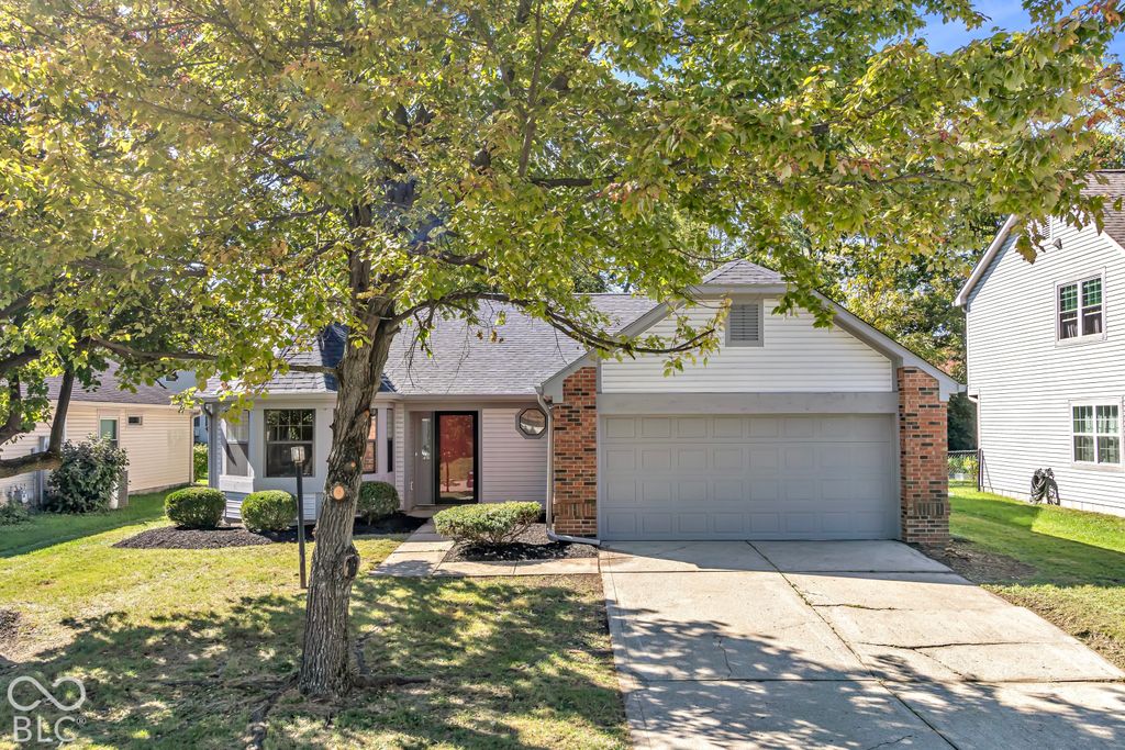 6264 Old Barn Court, Indianapolis, IN 46268