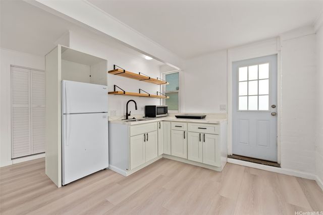 2811 Henry Street, Honolulu, HI 96817