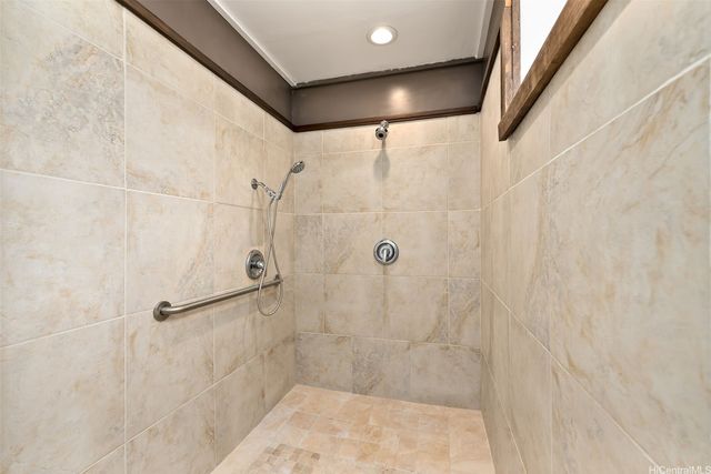 2811 Henry Street, Honolulu, HI 96817
