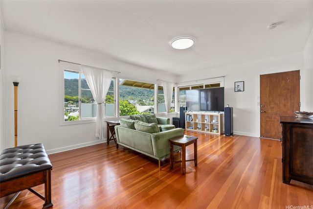 2811 Henry Street, Honolulu, HI 96817