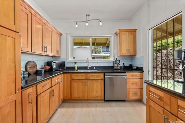 2811 Henry Street, Honolulu, HI 96817