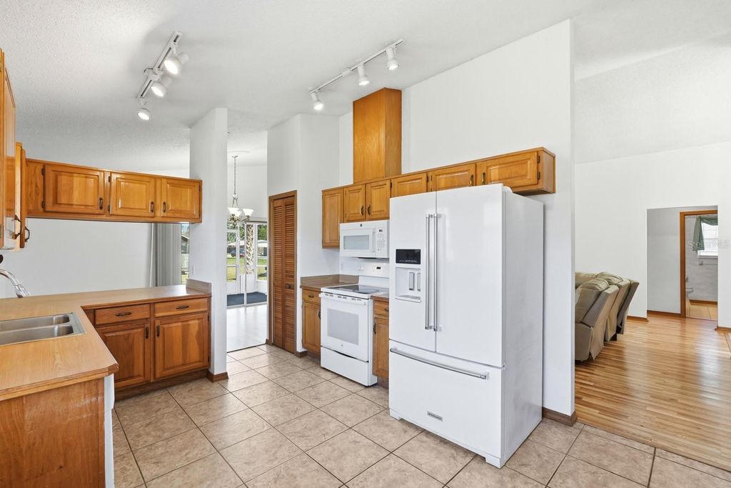 Image 13 of property listing at 815 HUDSON LANE, Port Orange, FL 32129