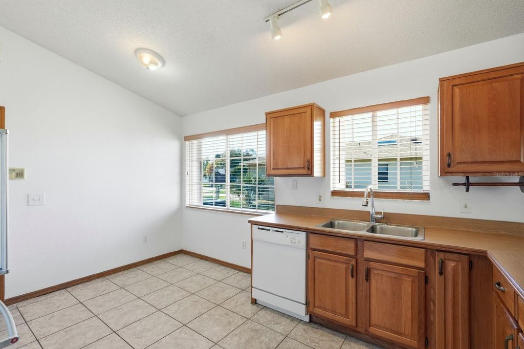 Image 14 of property listing at 815 HUDSON LANE, Port Orange, FL 32129
