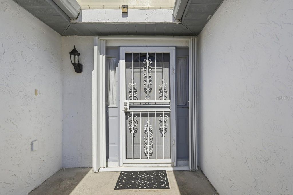 Image 7 of property listing at 815 HUDSON LANE, Port Orange, FL 32129