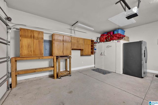 1804 MEADOWBROOK DRIVE SE, Cullman, AL 35055