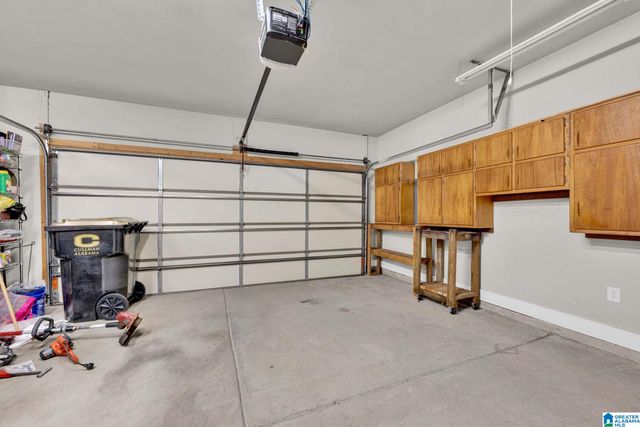 1804 MEADOWBROOK DRIVE SE, Cullman, AL 35055