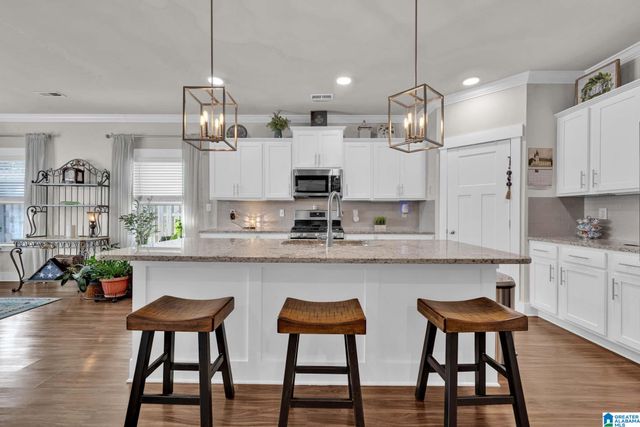 1804 MEADOWBROOK DRIVE SE, Cullman, AL 35055