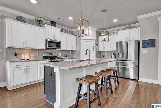 1804 MEADOWBROOK DRIVE SE, Cullman, AL 35055