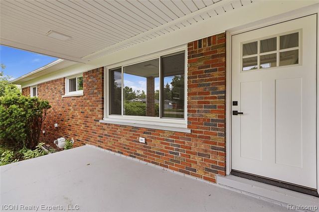 4901 Robert Street, Shelby Twp, MI 48316