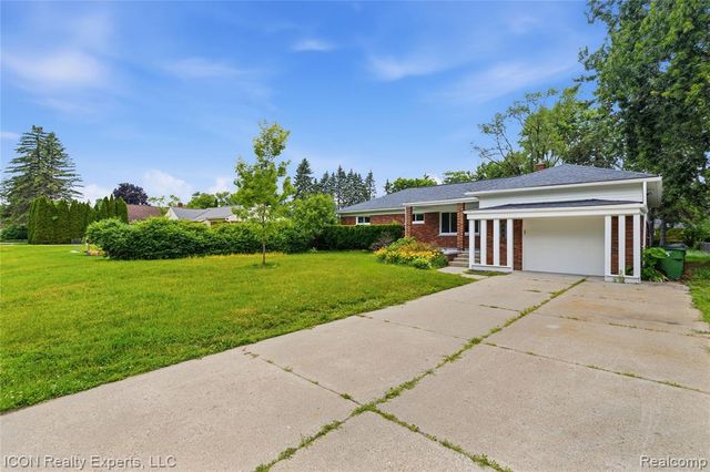 4901 Robert Street, Shelby Twp, MI 48316