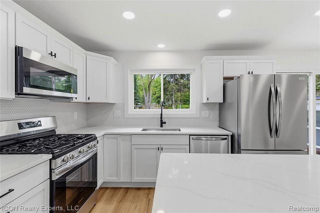 4901 Robert Street, Shelby Twp, MI 48316