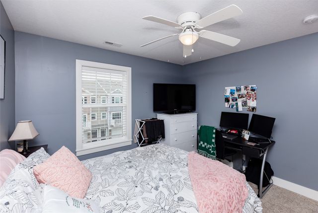 944 NE 49th Lane, Ankeny, IA 50021