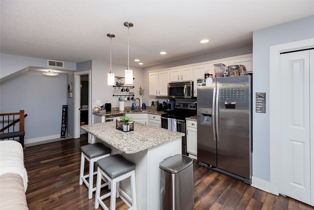 944 NE 49th Lane, Ankeny, IA 50021