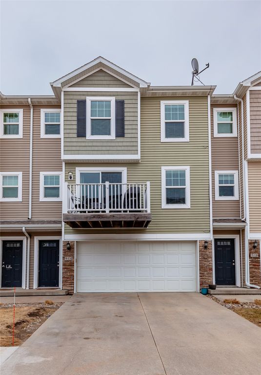 944 NE 49th Lane, Ankeny, IA 50021