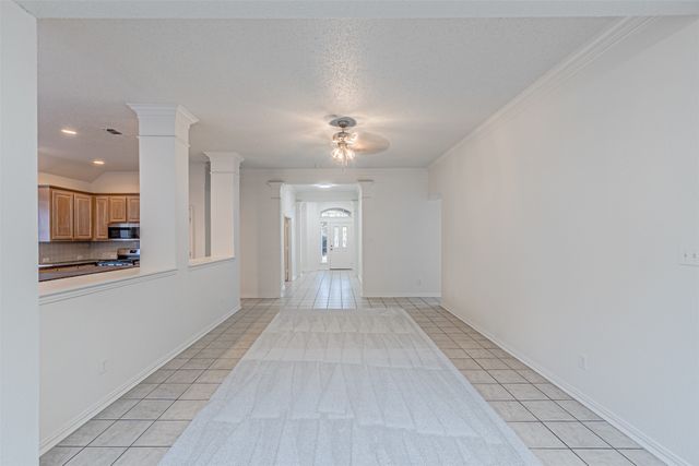 620 Gwyndellons Lane, Grand Prairie, TX 75052