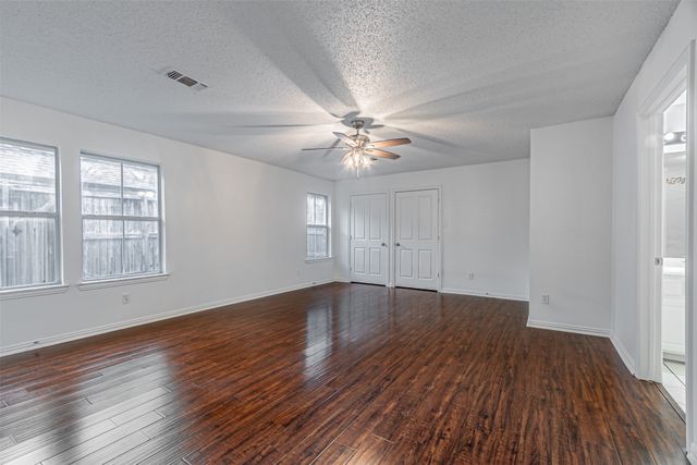 620 Gwyndellons Lane, Grand Prairie, TX 75052