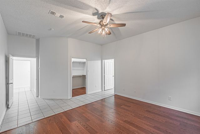 620 Gwyndellons Lane, Grand Prairie, TX 75052