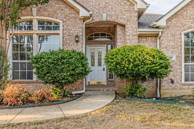 620 Gwyndellons Lane, Grand Prairie, TX 75052